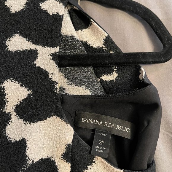 Banana Republic Black and Cream Flounce Hem Dress - Picture 3 of 3